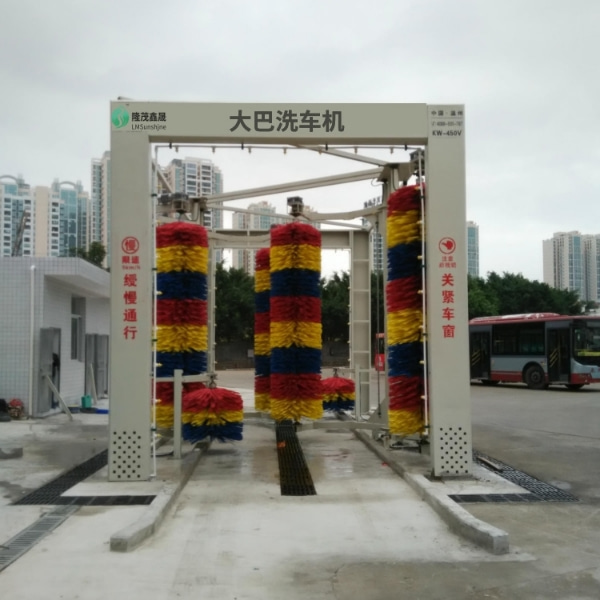 大巴洗車(chē)機生產(chǎn)廠(chǎng)家
